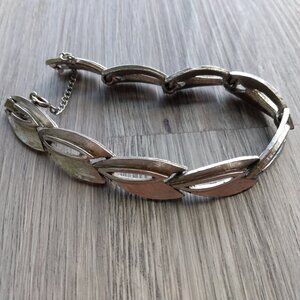 Vintage Bracelet marked 0543 Silver Tone Textured Large Link
